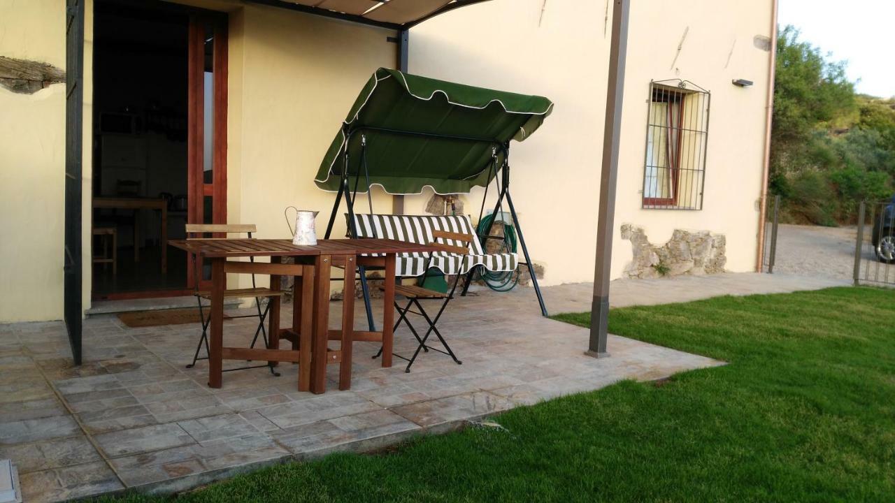 La Peonia Casa Vacanze In Montagna Prato Verde Panorama Stupendo Sardegna Seùlo Kültér fotó